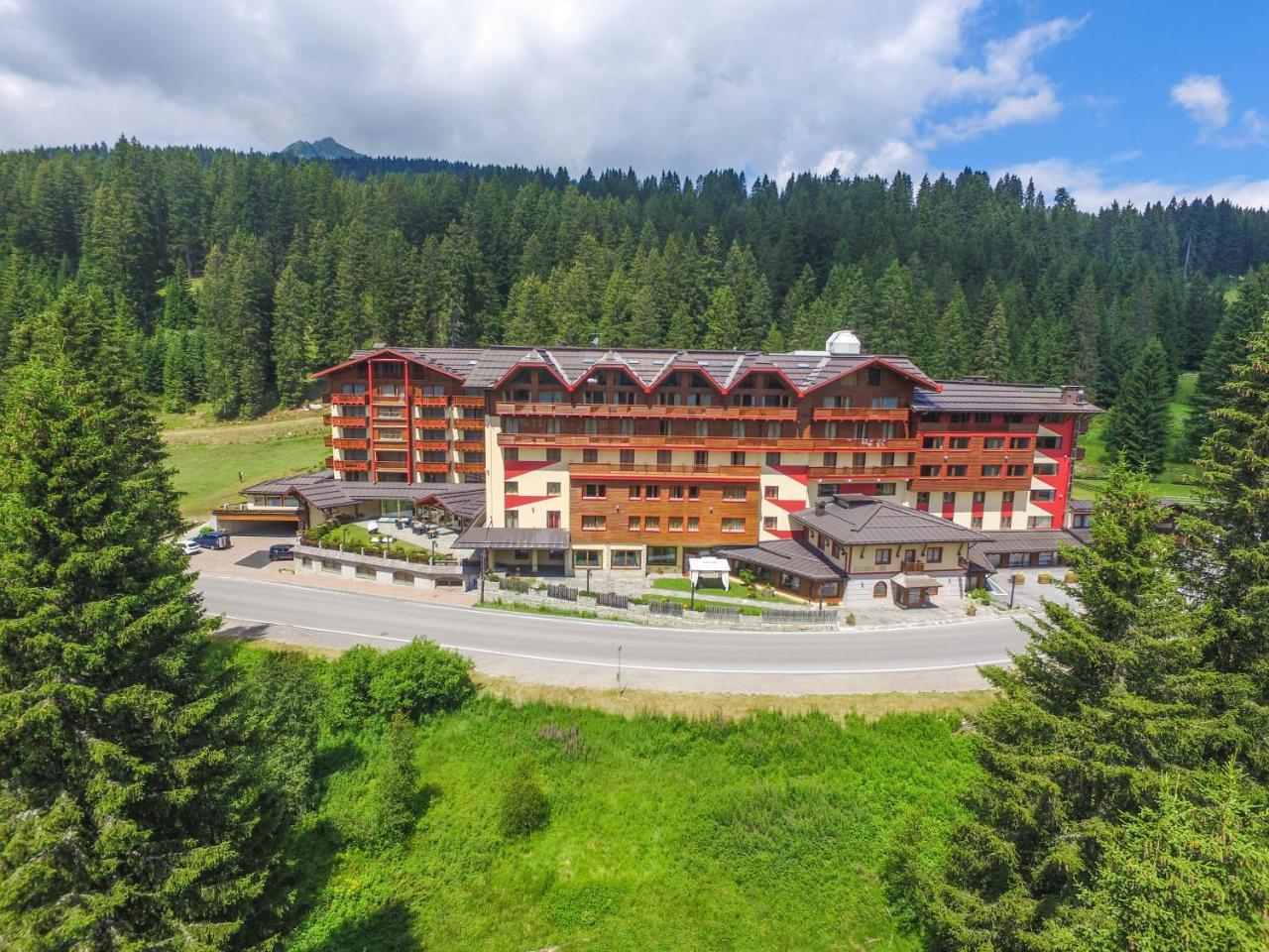 Carlo Magno Hotel Spa Resort Madonna Kültér fotó